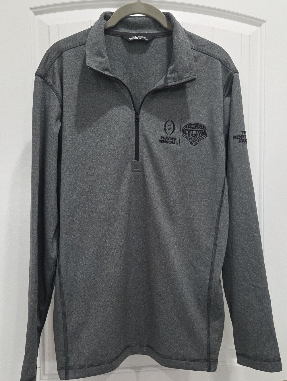 The North Face Cotton Bowl Playoff Semifinal Gray Quarter Zip Pullover Medium